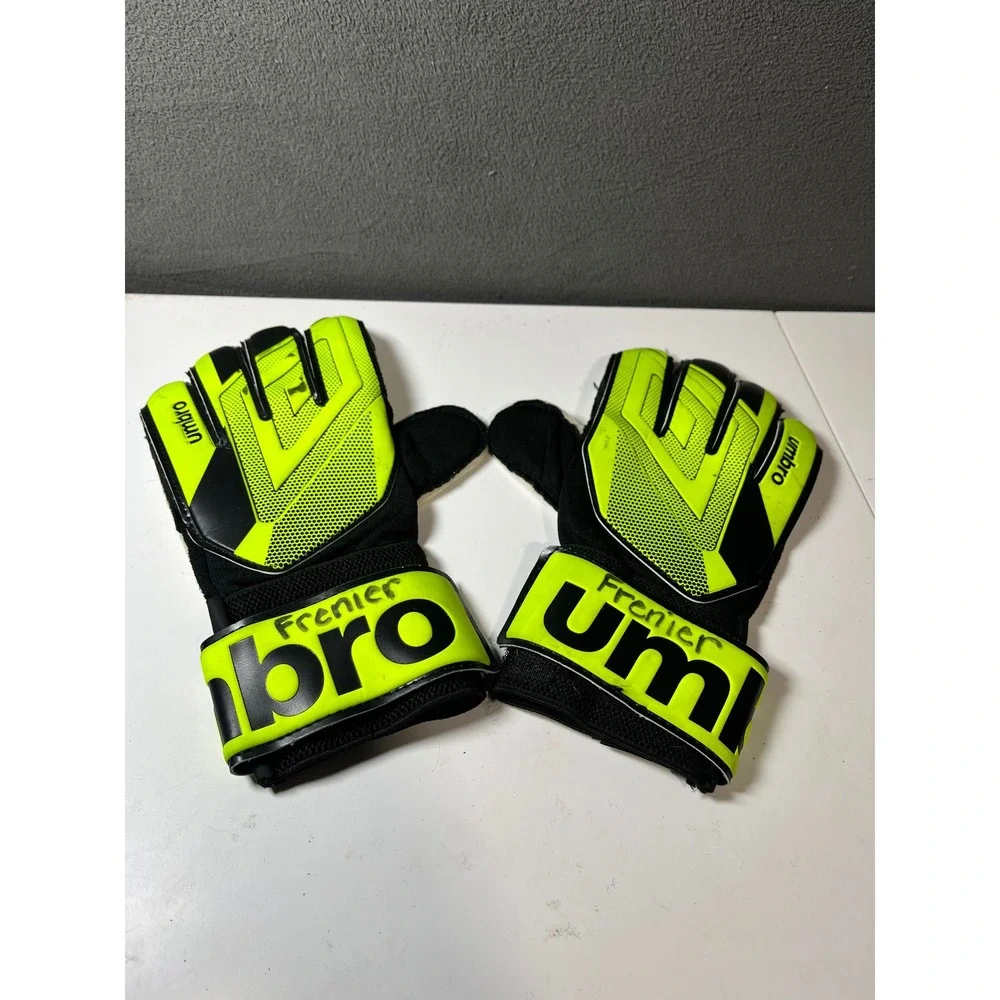 Umbro Junior Soccer Goalie Gloves Neon Yellow Black Size Junior M2103GJ Kids